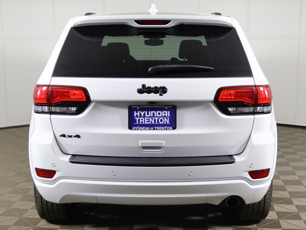 Used 2020 Jeep Grand Cherokee Altitude AWD/4WD image 12