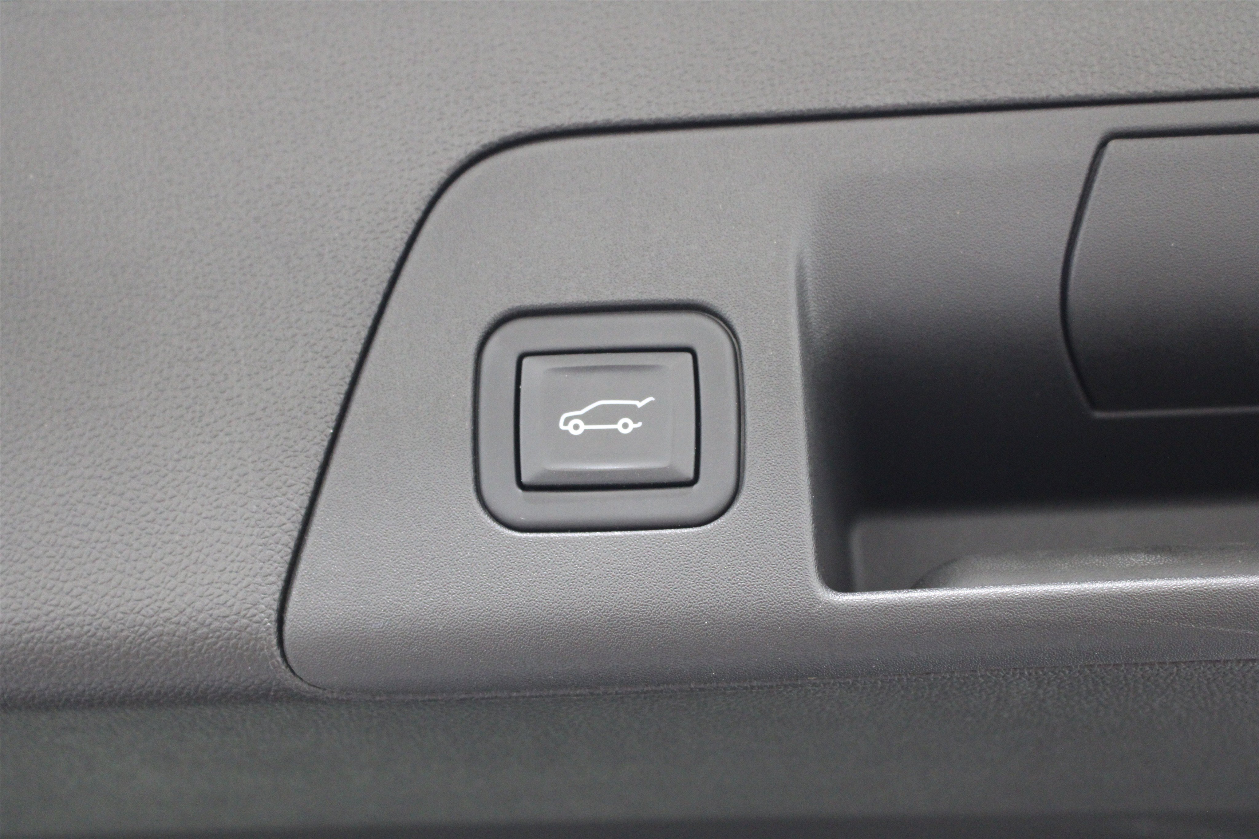 Used 2023 Buick Envision Essence AWD/4WD image 25