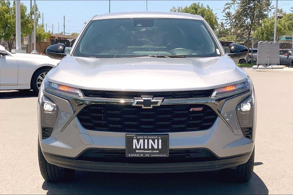Used 2024 Chevrolet Trax RS FWD image 3