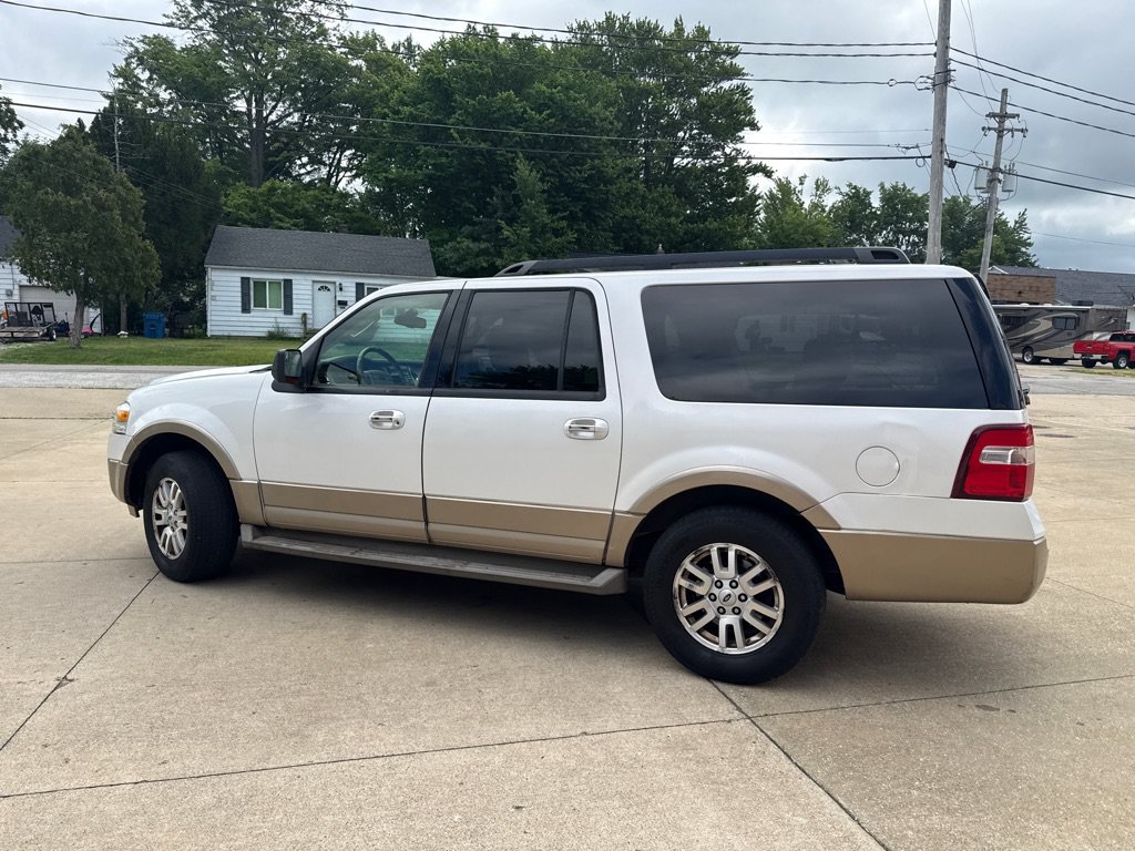 Used 2013 Ford Expedition EL XLT AWD/4WD image 5