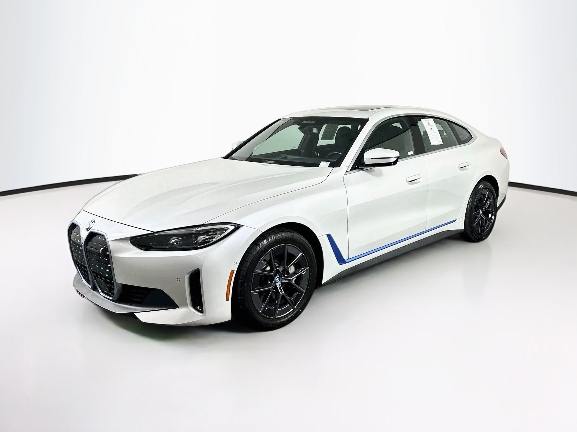 Used 2024 BMW i4 eDrive40 RWD image 3