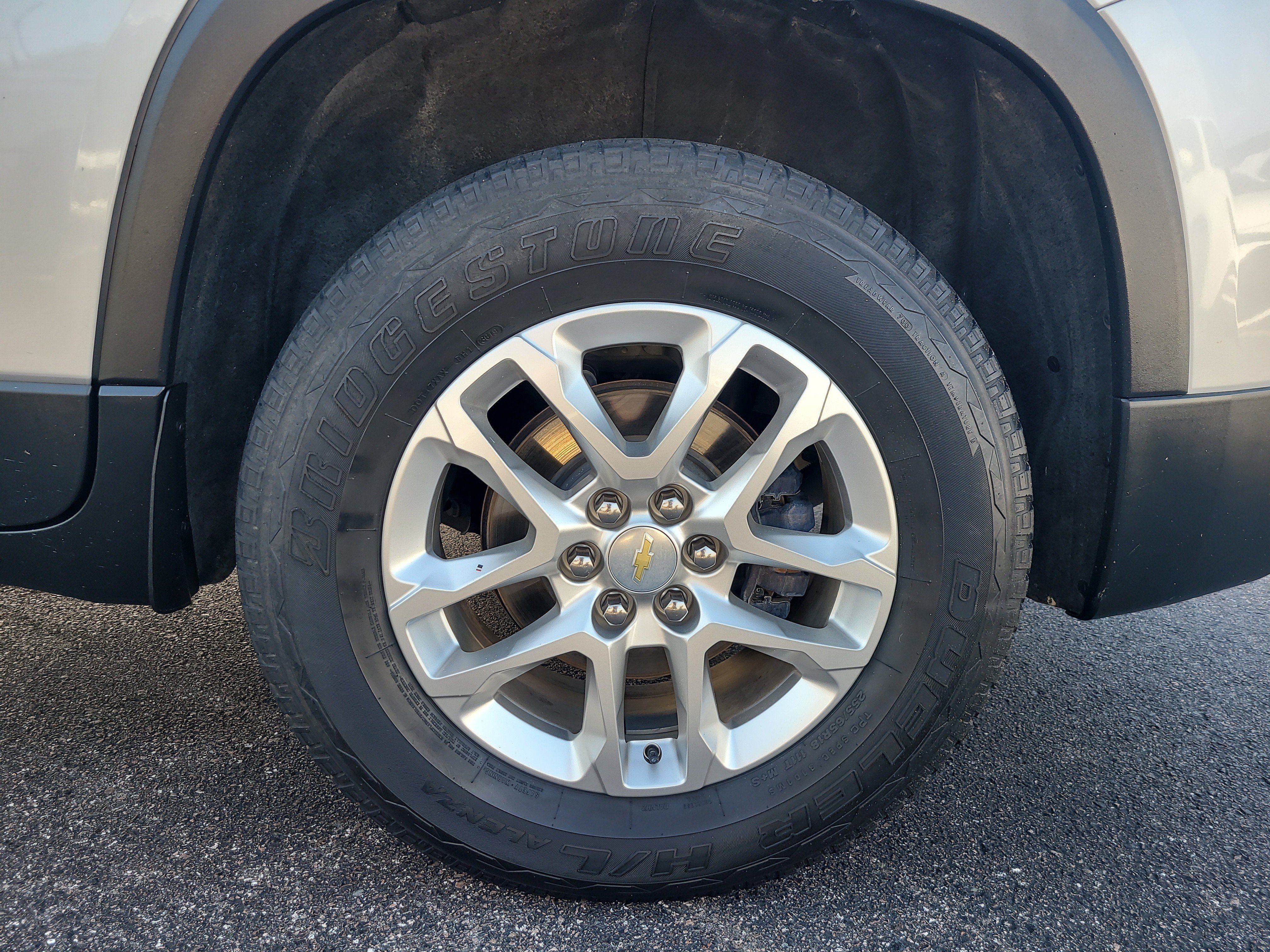 Used 2020 Chevrolet Traverse LS FWD image 8