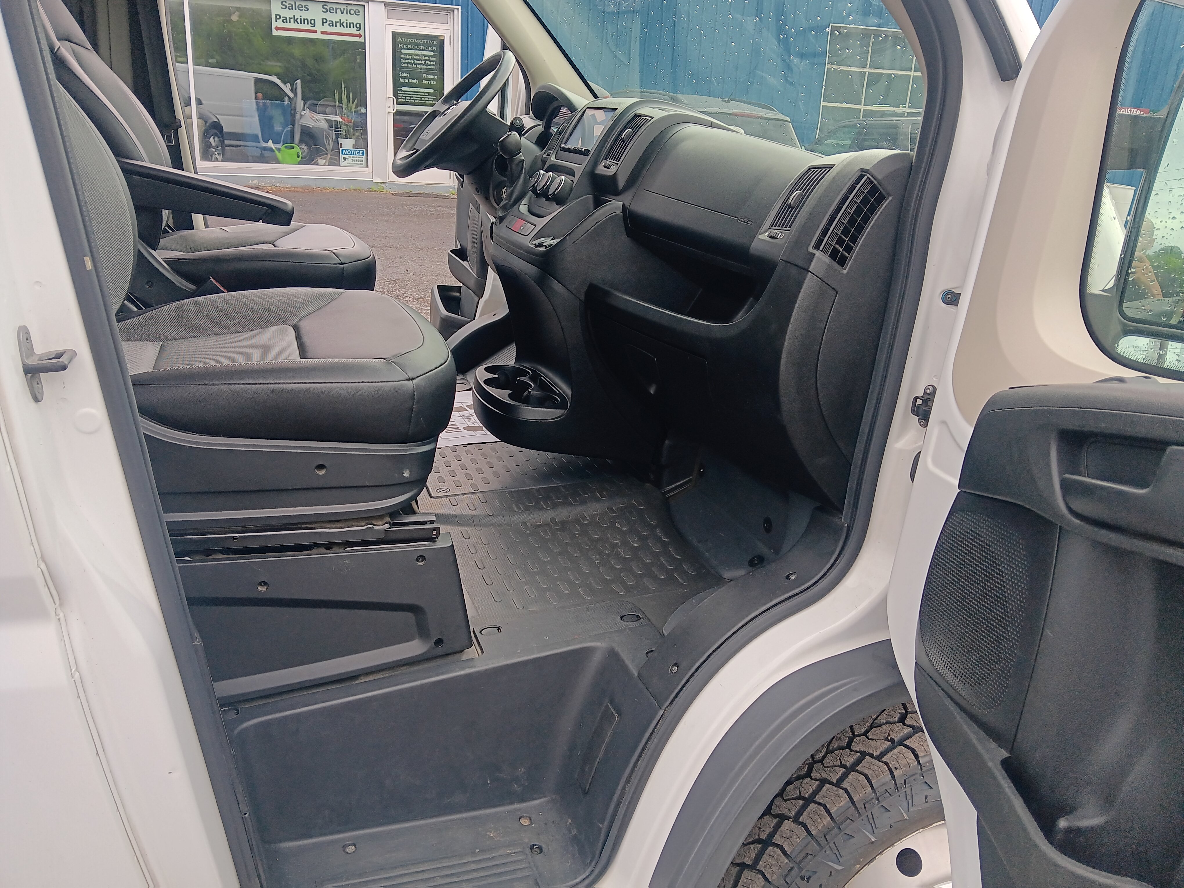 Used 2015 RAM ProMaster 1500 FWD image 9