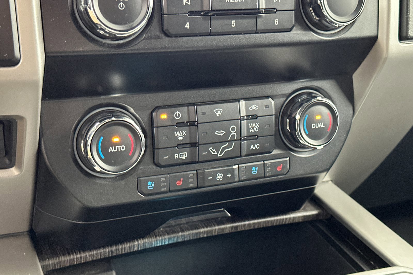 Used 2020 Ford F250 Lariat w/ Lariat Value Package image 20