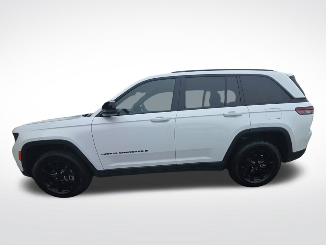 Used 2025 Jeep Grand Cherokee Altitude AWD/4WD image 2