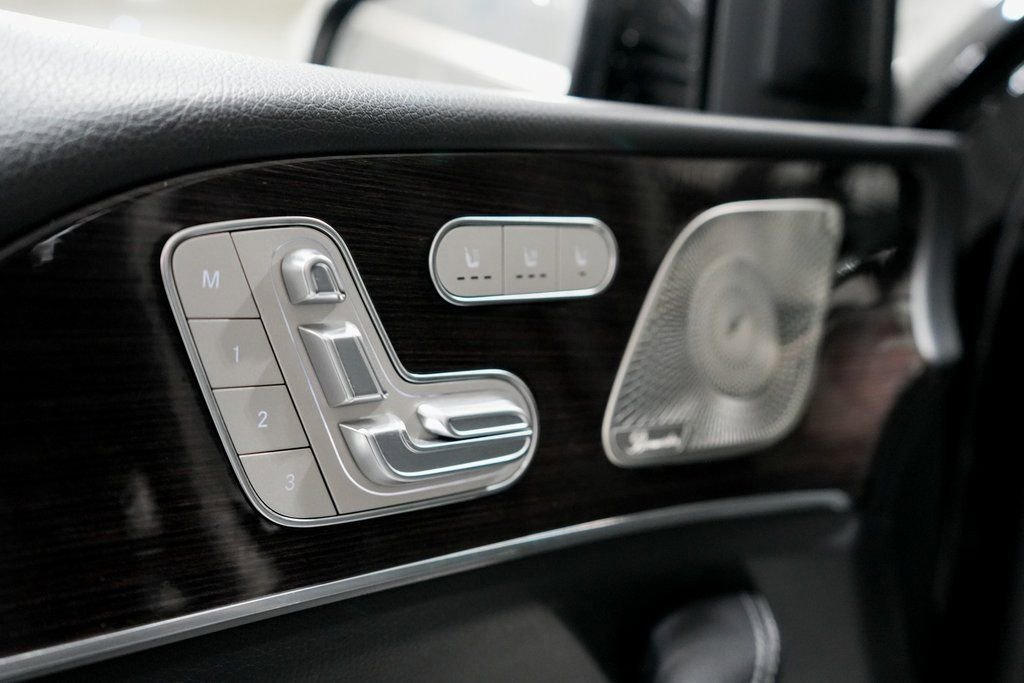 Used 2024 Mercedes-Benz GLS 450 4MATIC image 28