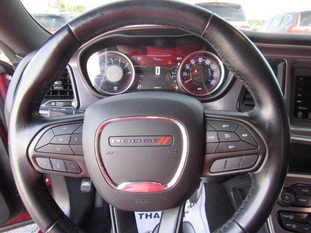 Used 2021 Dodge Challenger SXT w/ Driver Convenience Group RWD image 19
