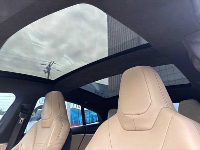 Used 2015 Tesla Model S 70 RWD image 5