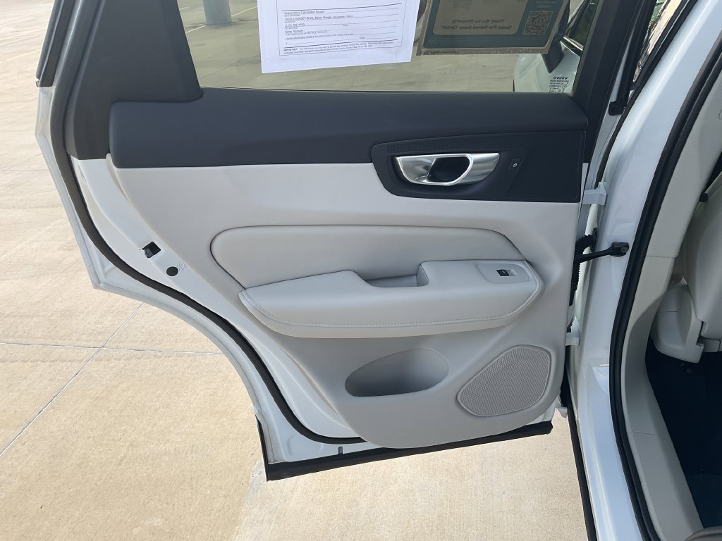 Used 2024 Volvo XC60 B5 Plus w/ Climate Package AWD/4WD image 15
