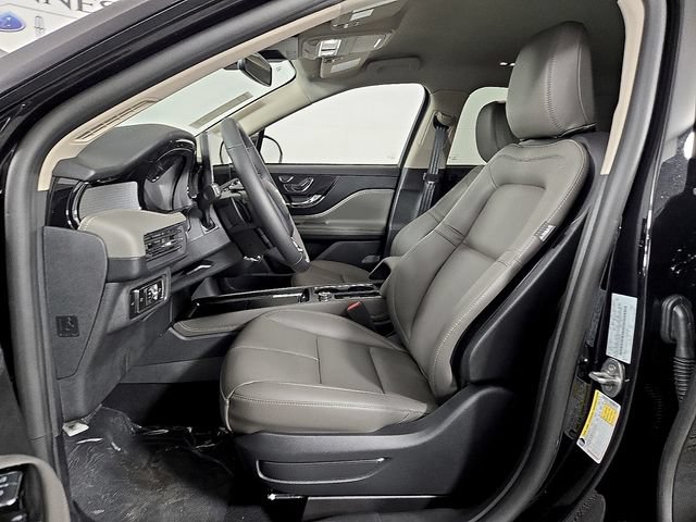 Used 2026 Lincoln Corsair Premiere FWD image 13