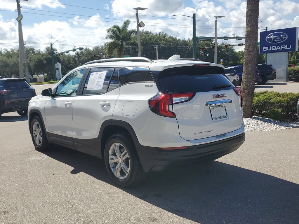 Used 2023 GMC Terrain SLE w/ Driver Convenience Package FWD image 3