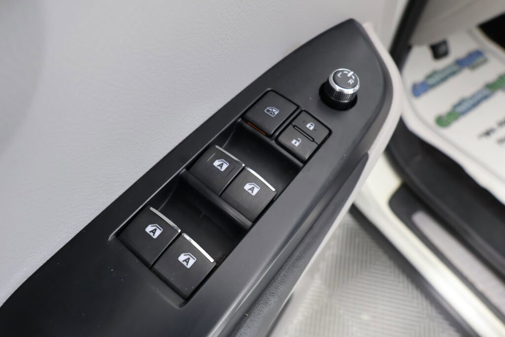 Used 2015 Toyota Highlander Limited image 33