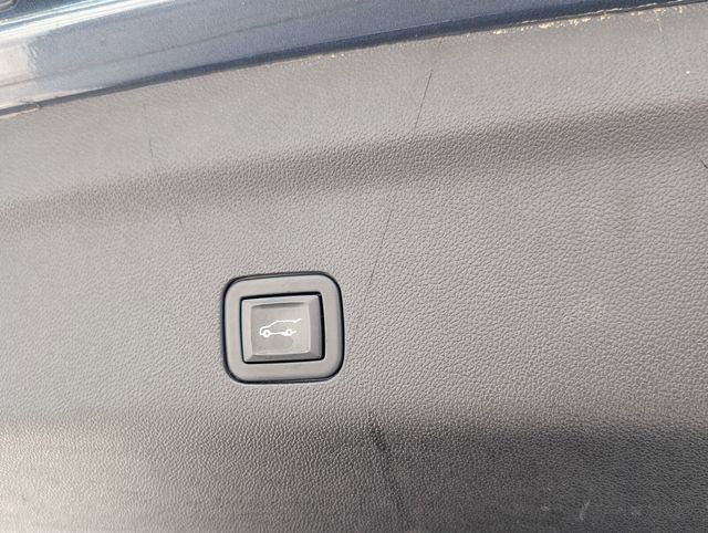 Used 2021 Chevrolet Suburban Premier w/ Premium Package image 13