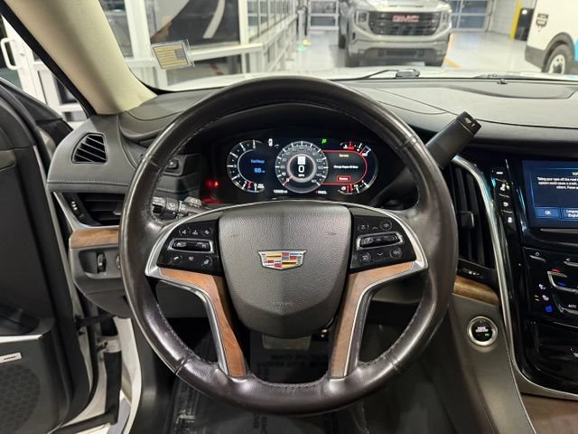 Used 2019 Cadillac Escalade ESV Premium Luxury AWD/4WD image 15