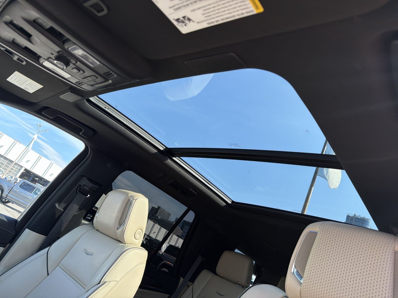 Used 2023 Cadillac Escalade Premium Luxury w/ Performance Package AWD/4WD image 24