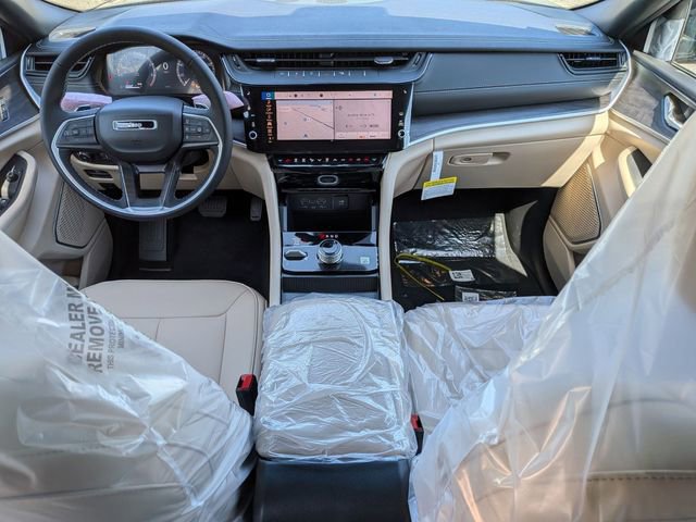 New 2026 Jeep Grand Cherokee Limited AWD/4WD image 16