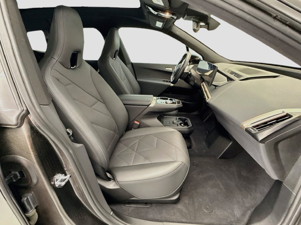 Certified 2024 BMW iX xDrive50 w/ Premium Package AWD/4WD image 19
