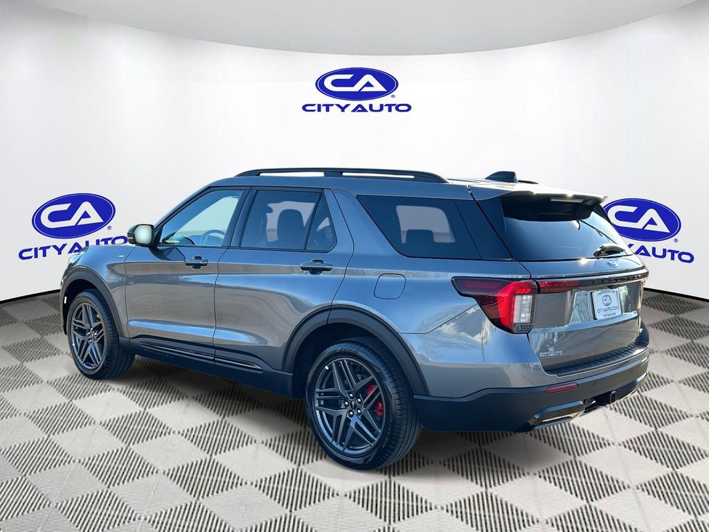 Used 2025 Ford Explorer ST-Line w/ ST-Line Street Pack image 6