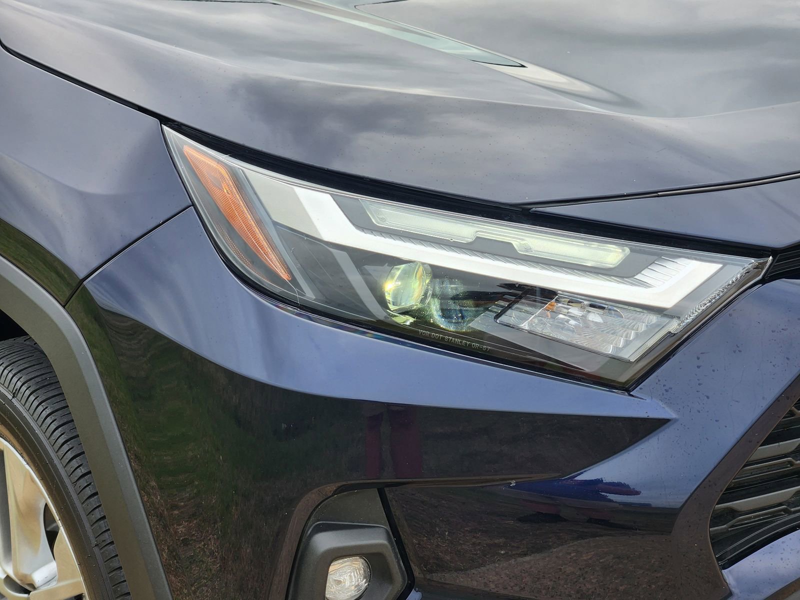 Used 2025 Toyota RAV4 XLE Premium FWD image 11