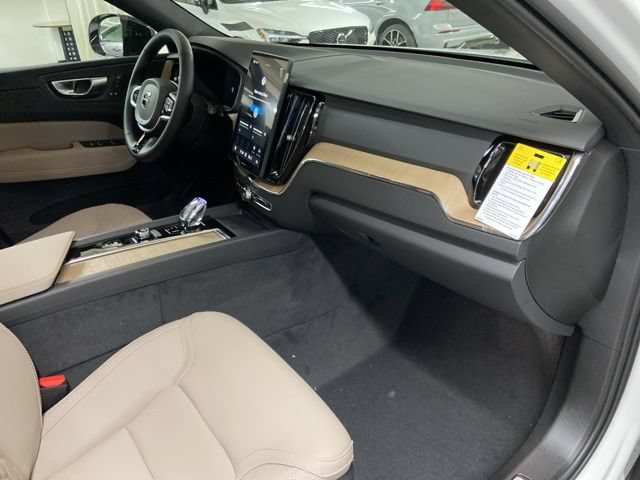 New 2026 Volvo XC60 T8 Plus AWD/4WD image 18