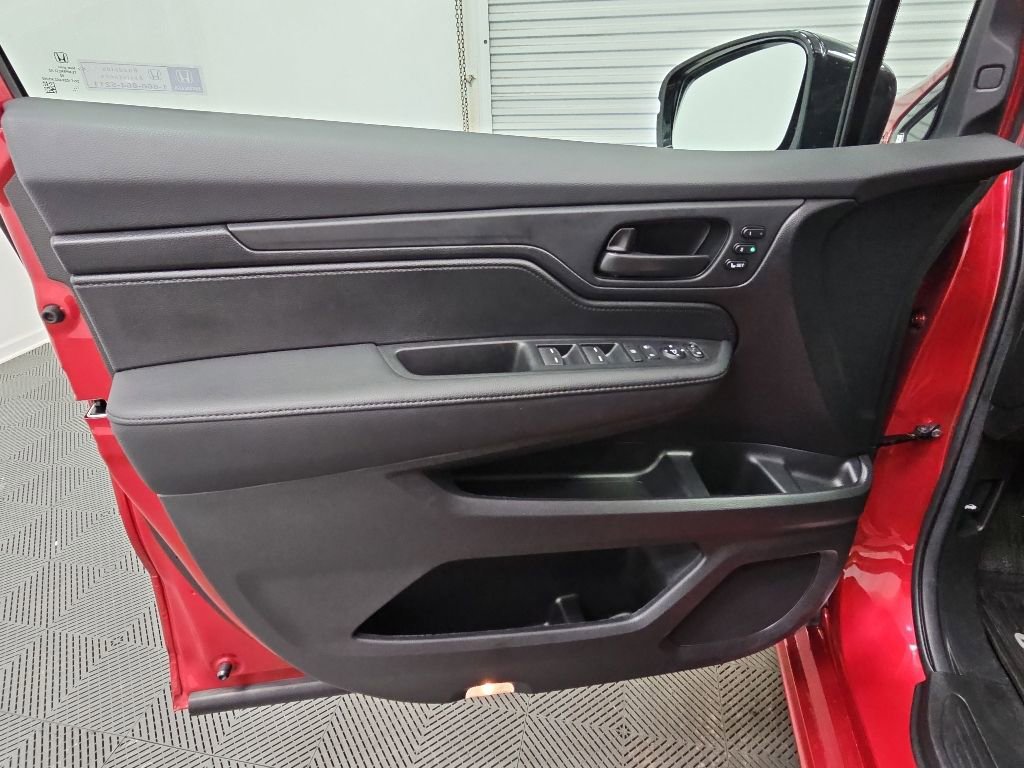 Used 2025 Honda Odyssey Sport-L image 30