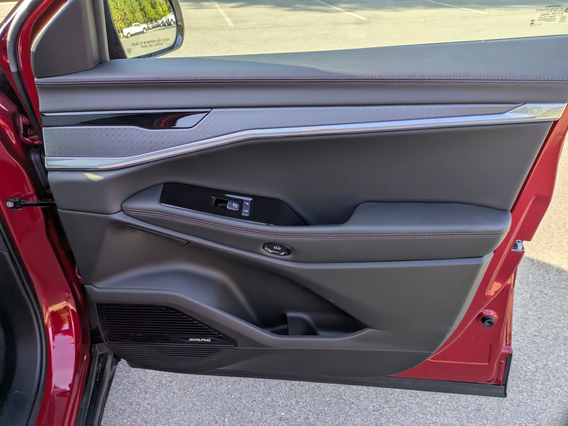 Used 2025 Jeep Wagoneer Limited image 38