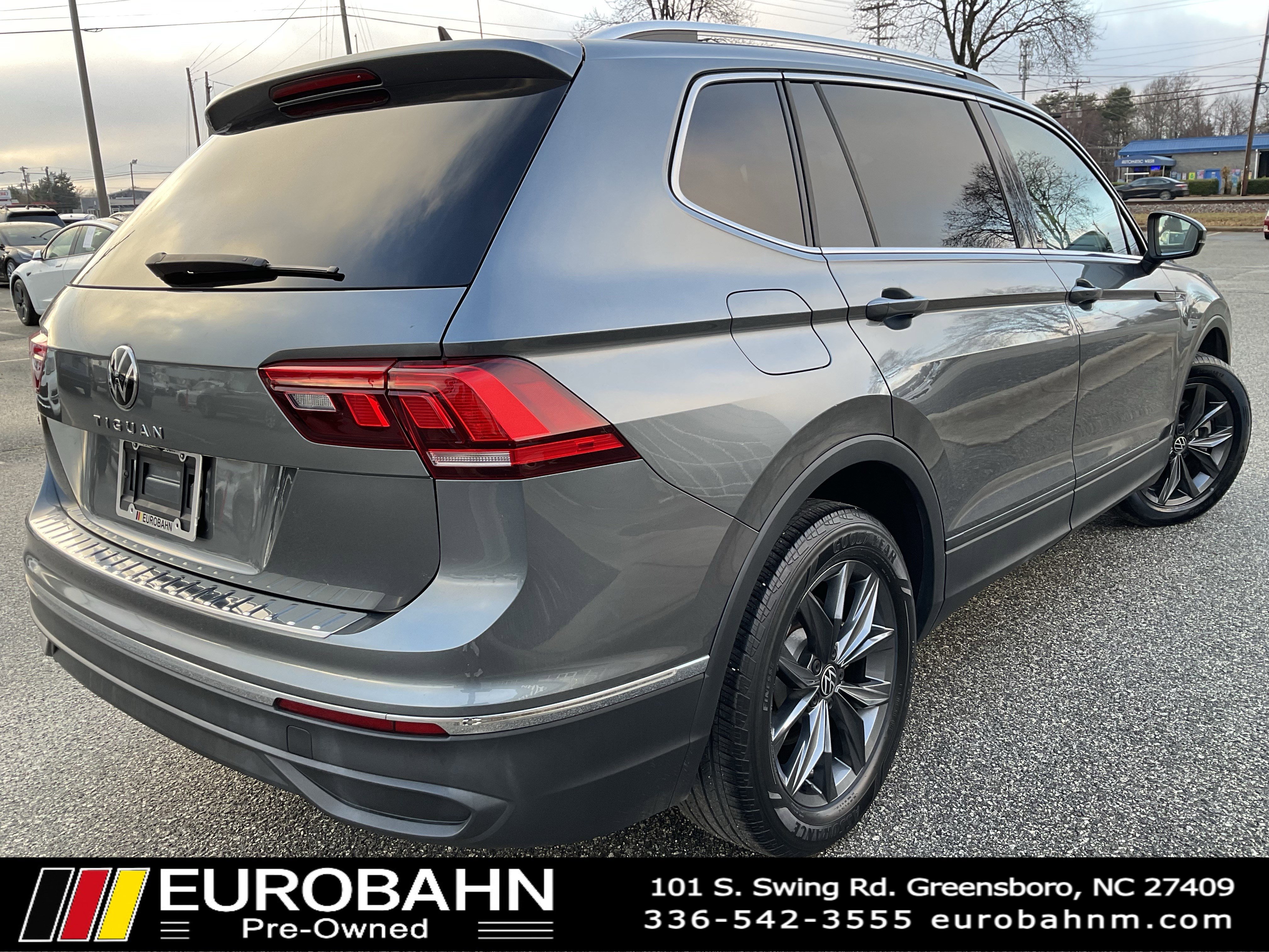 Used 2022 Volkswagen Tiguan SE image 5