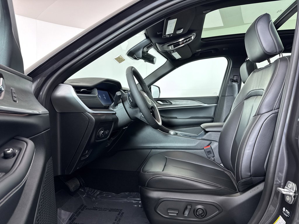 New 2025 Jeep Grand Cherokee Limited AWD/4WD image 5