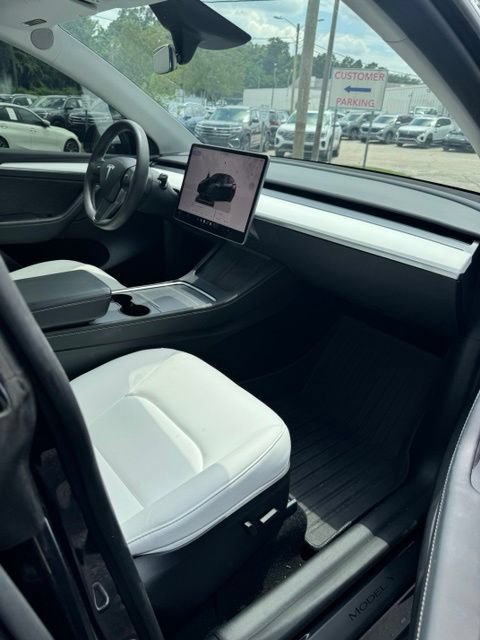 Used 2024 Tesla Model Y Performance AWD/4WD image 16