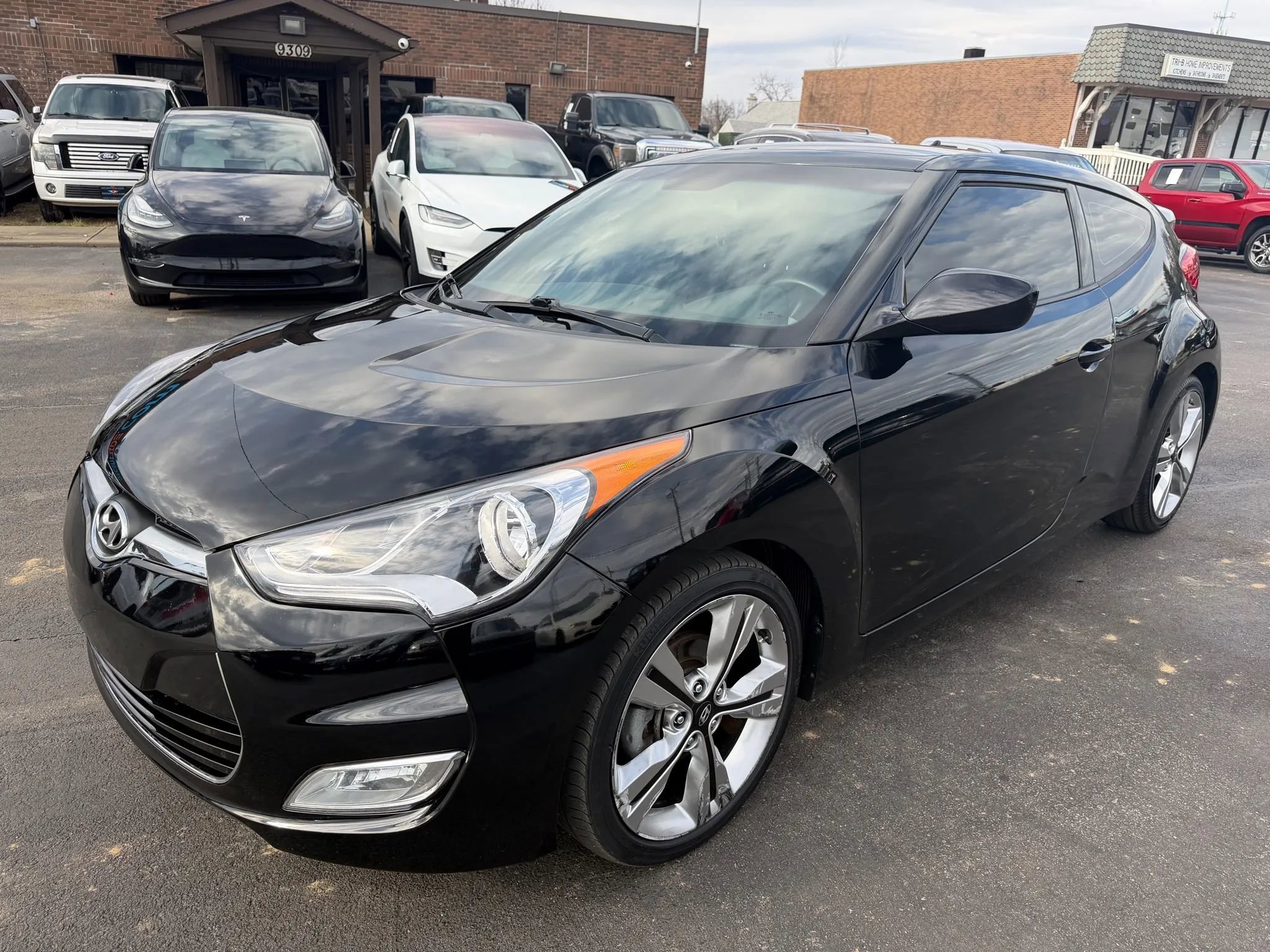 Used 2016 Hyundai Veloster w/ Option Group 03 FWD image 7