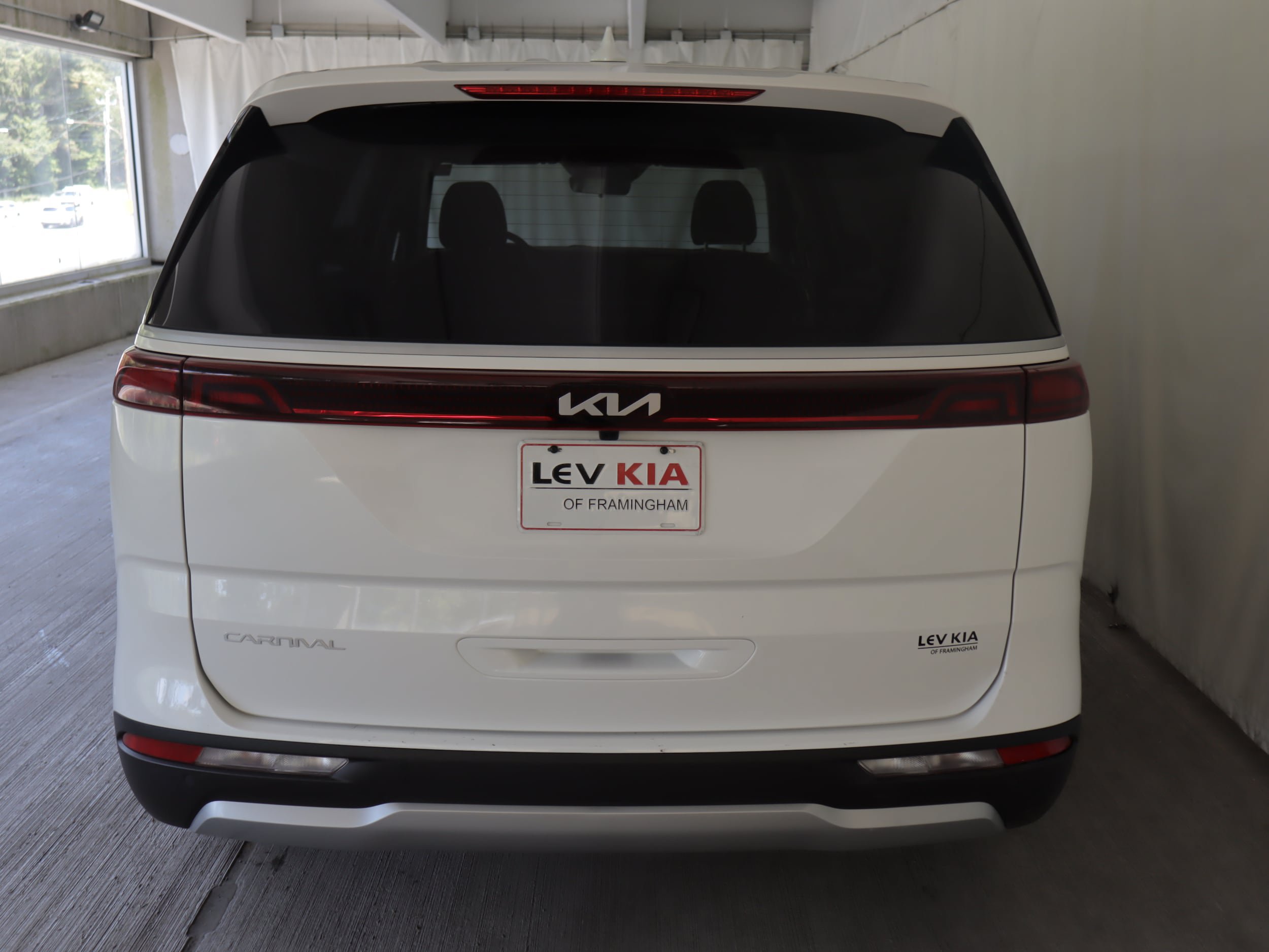 Used 2024 Kia Carnival LX FWD image 21