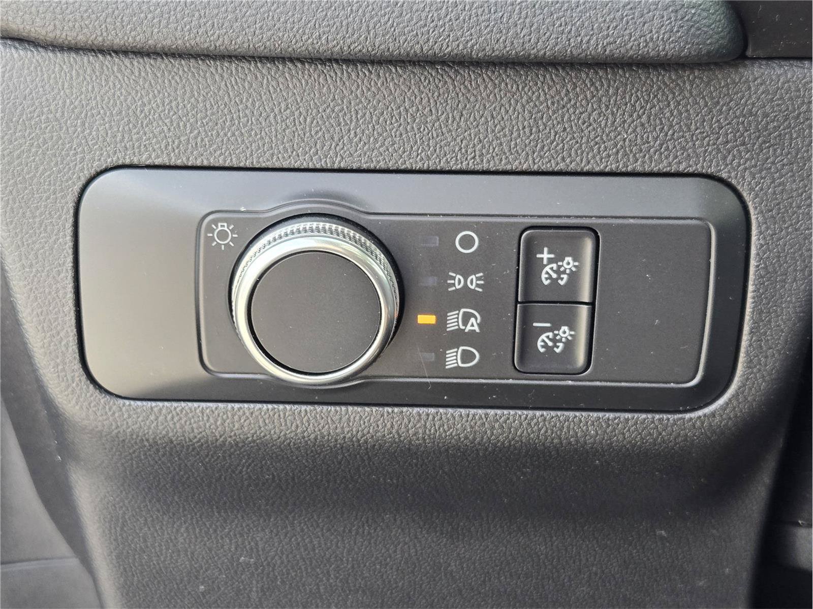 Used 2020 Ford Escape SE FWD image 20