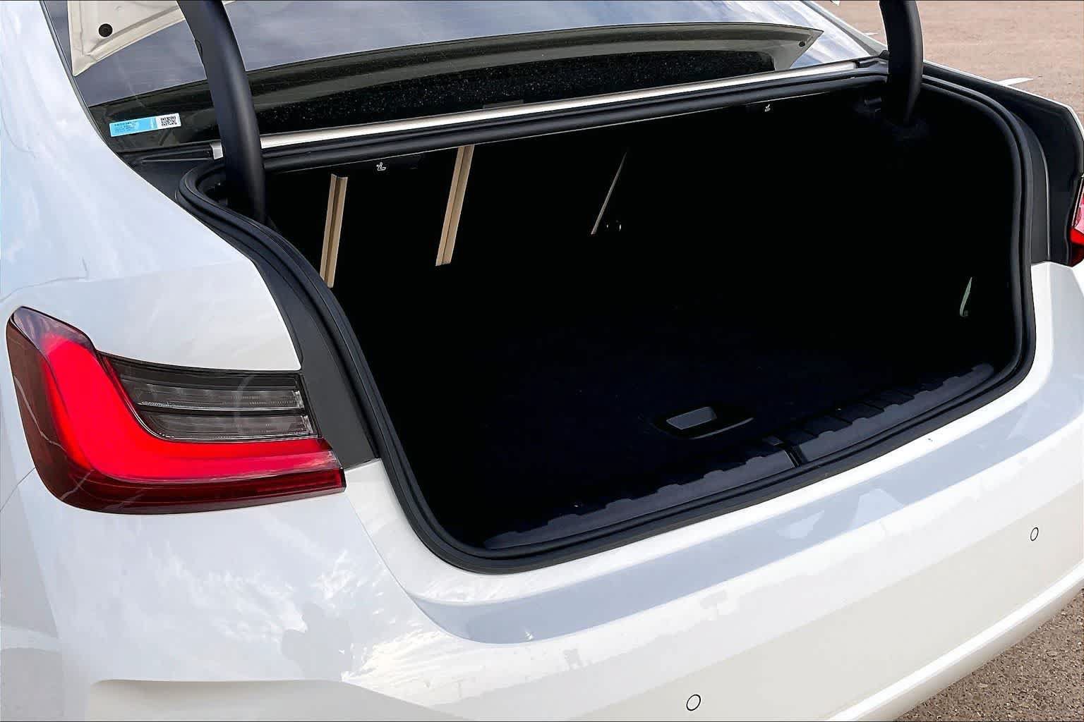 Used 2023 BMW 330e RWD image 17