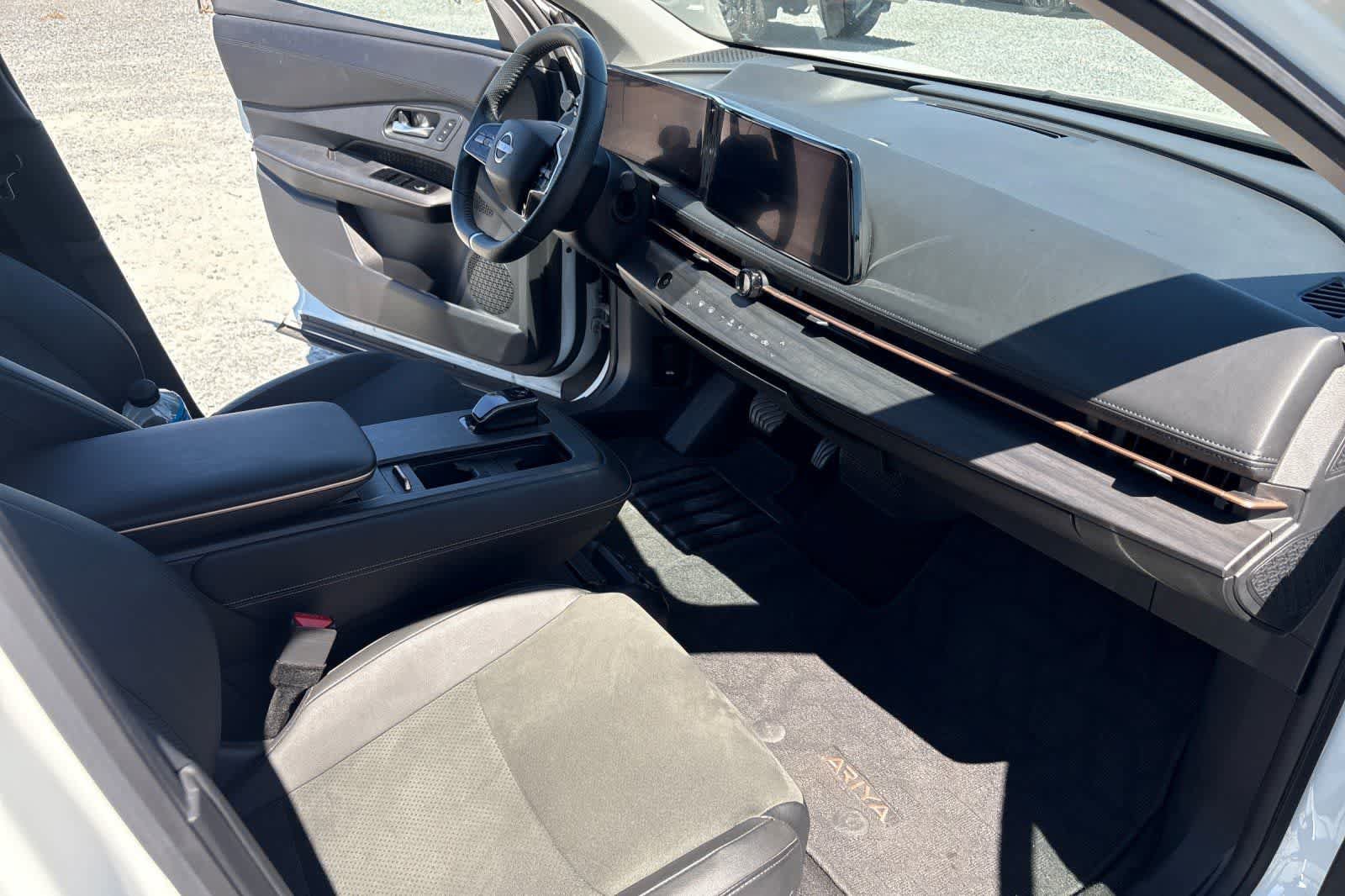 Used 2024 Nissan Ariya FWD image 18