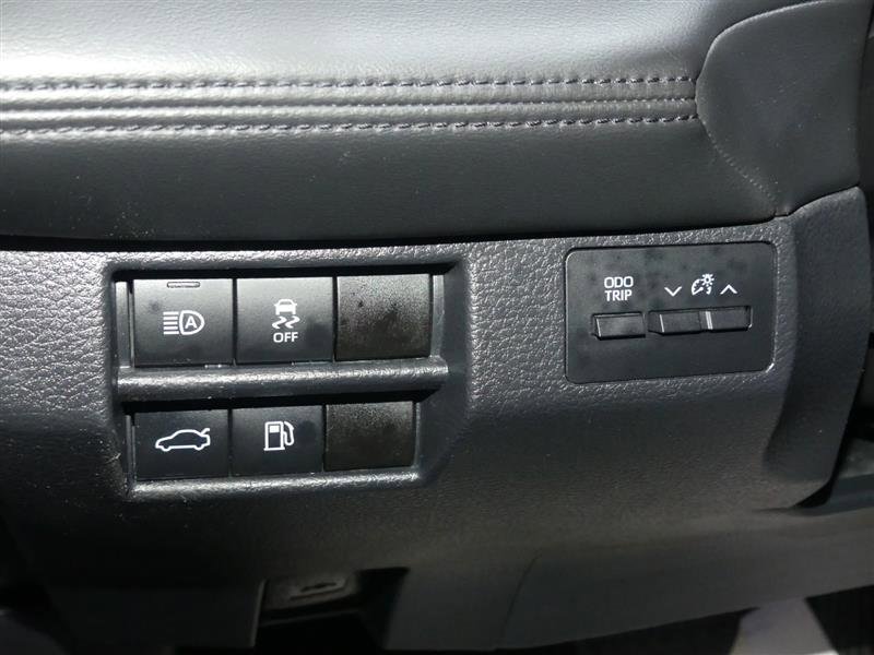 Used 2021 Toyota Avalon XLE FWD image 28