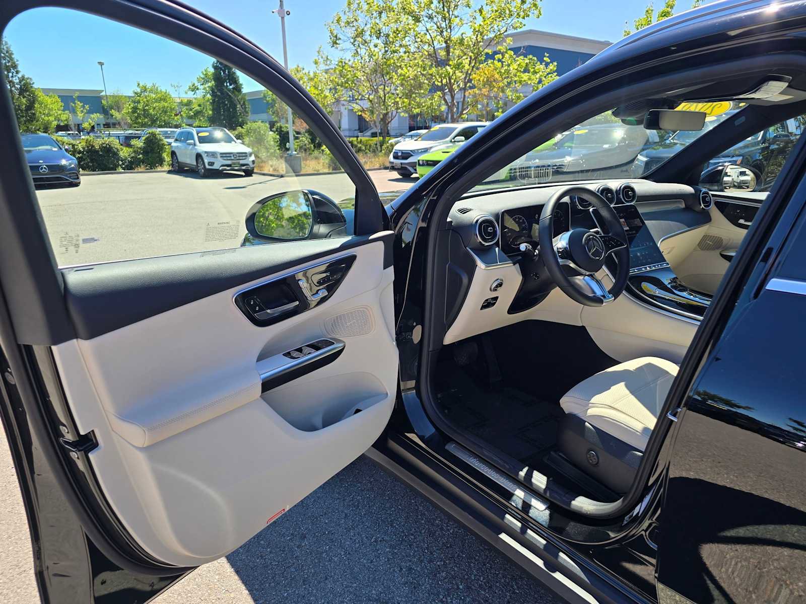 Used 2026 Mercedes-Benz GLC 300 image 22