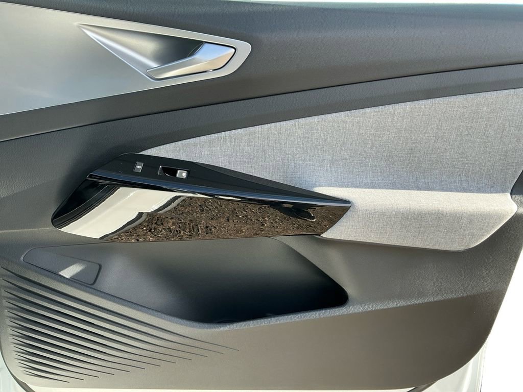 New 2026 Volkswagen ID.4 Pro image 16