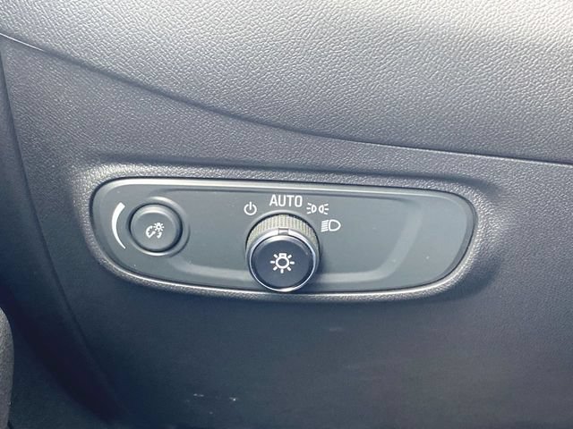 Used 2024 Chevrolet Equinox LT FWD image 17