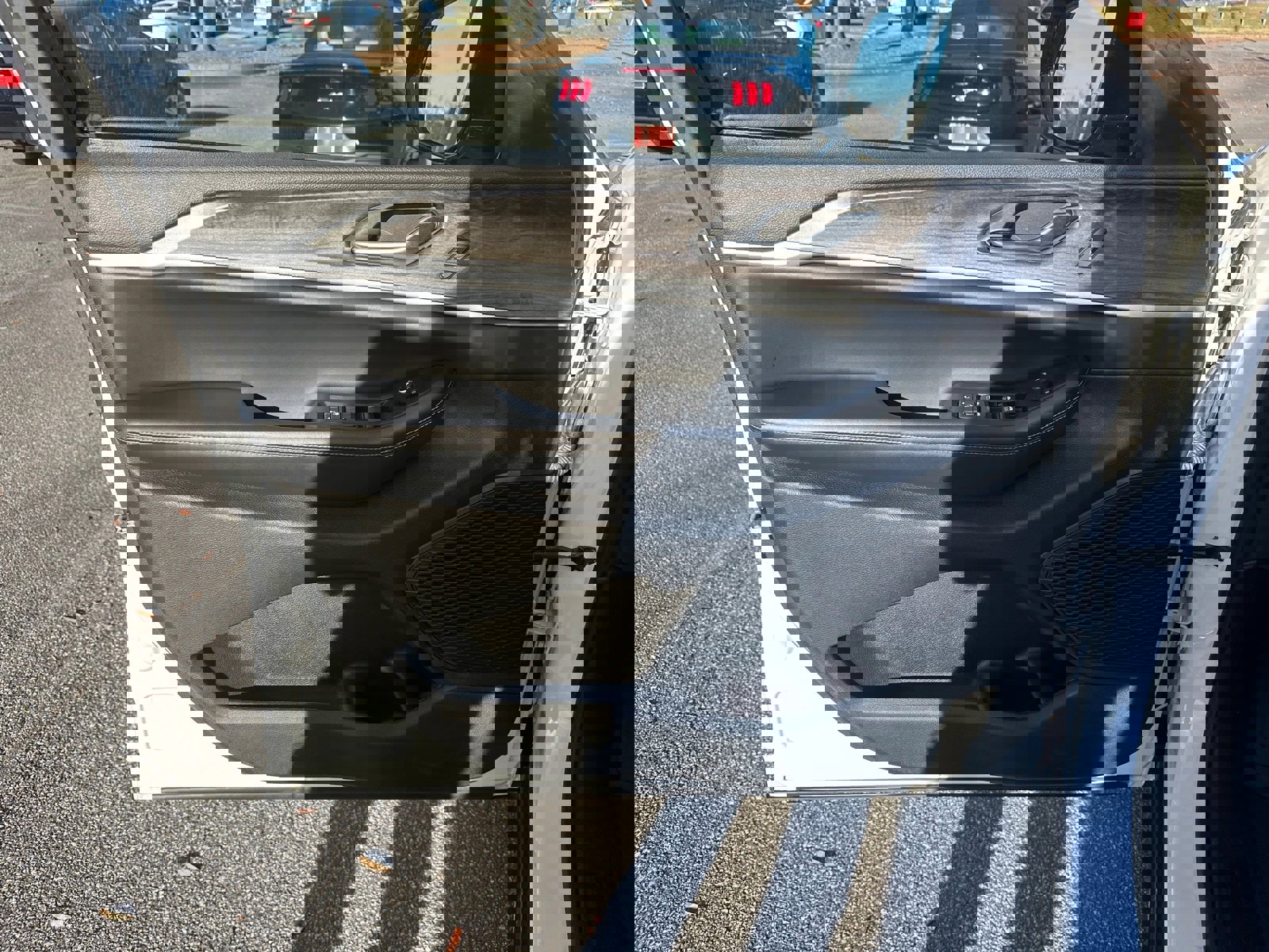 Used 2023 Jeep Grand Cherokee Limited image 14