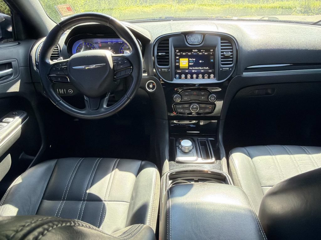 Used 2017 Chrysler 300 S RWD image 17