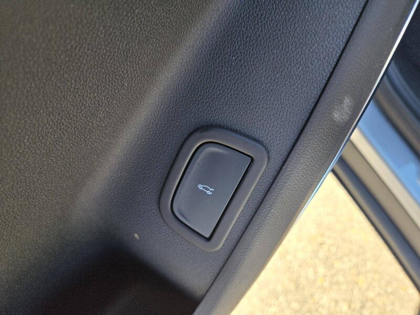 New 2026 GMC Acadia Elevation w/ Elevation Premium Package FWD image 24