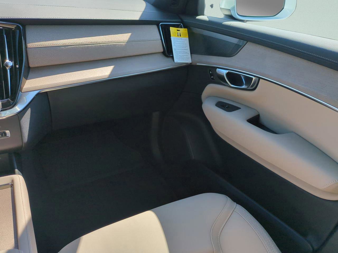 New 2026 Volvo XC90 T8 Plus w/ Protection Package Premier image 13