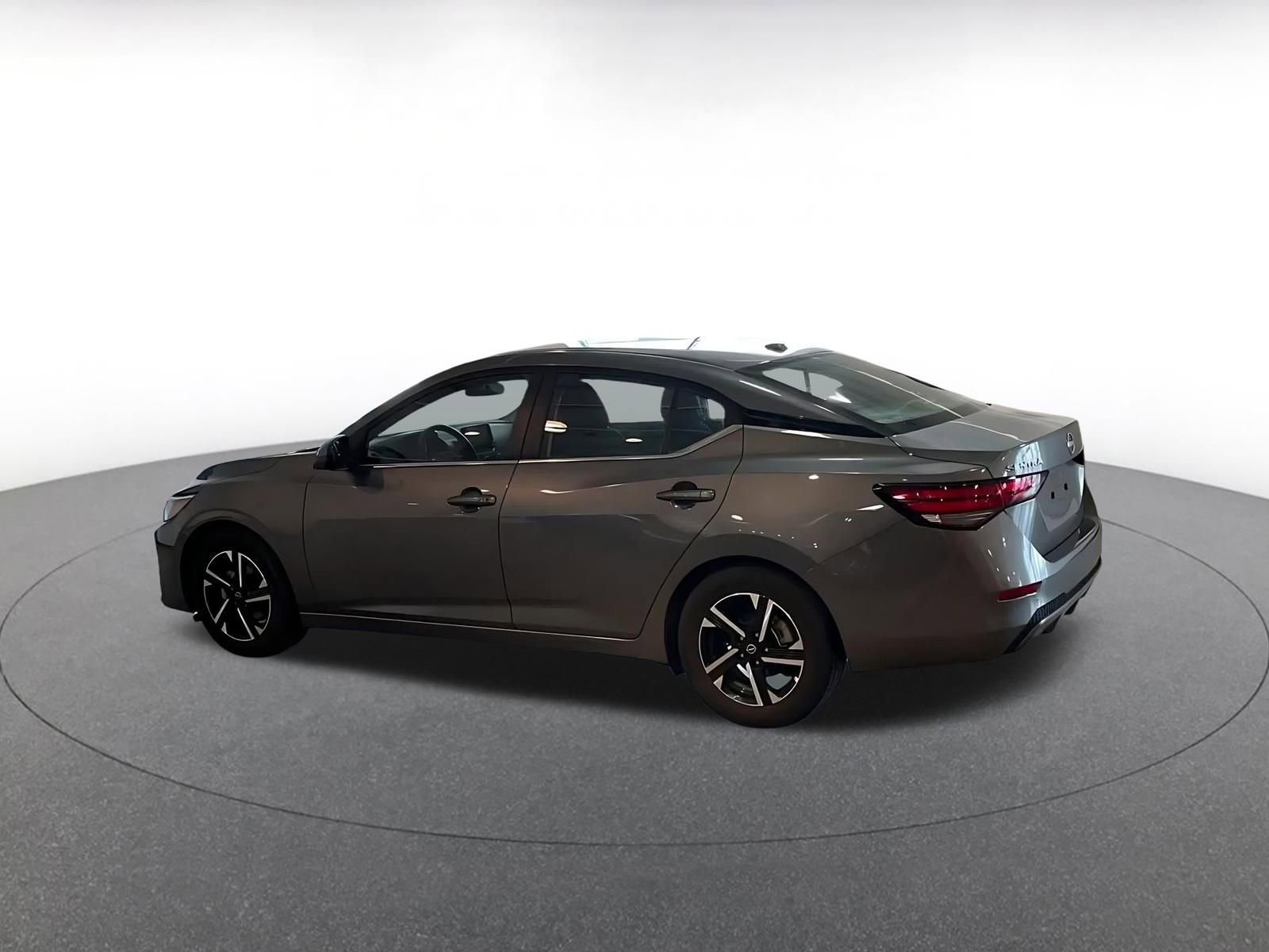 Used 2025 Nissan Sentra SV image 10