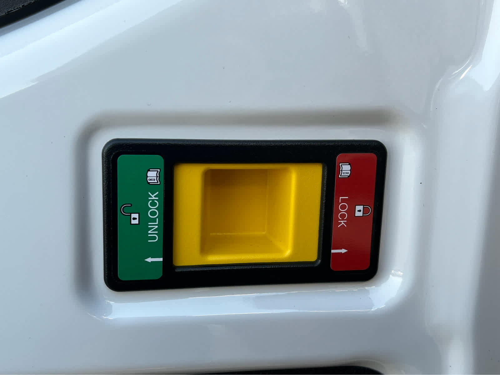 New 2025 Ford Transit 250 148 Medium Roof w/ Load Area Protection Package image 9