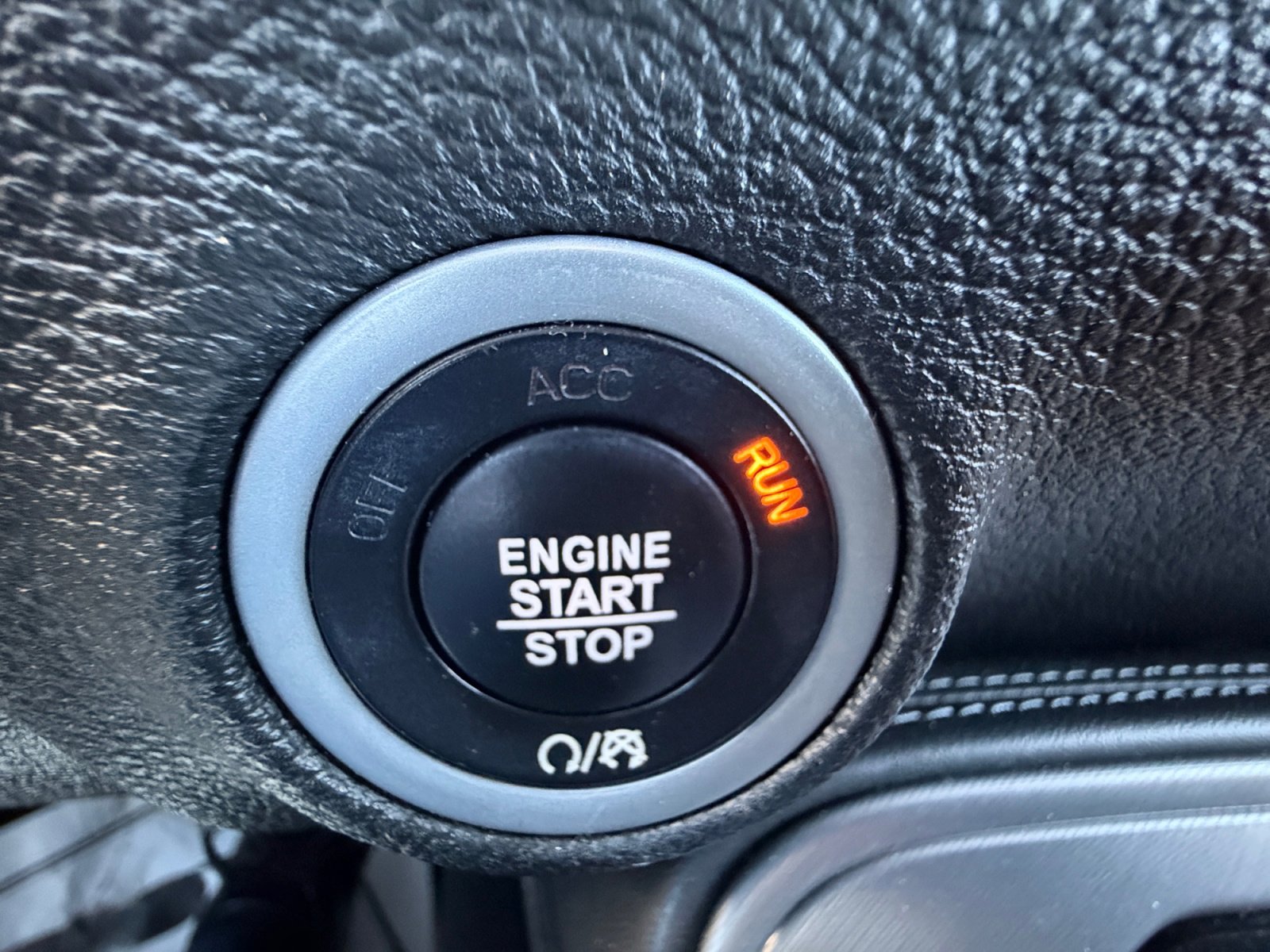 Used 2023 Dodge Challenger SXT RWD image 30