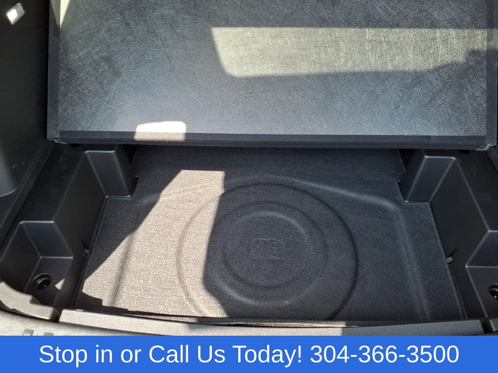 Used 2026 Chevrolet Equinox LT AWD/4WD image 10