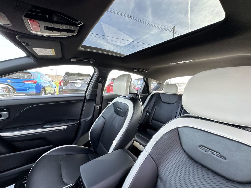 Used 2025 Kia K4 GT-Line w/ GT-Line Premium Package FWD image 22