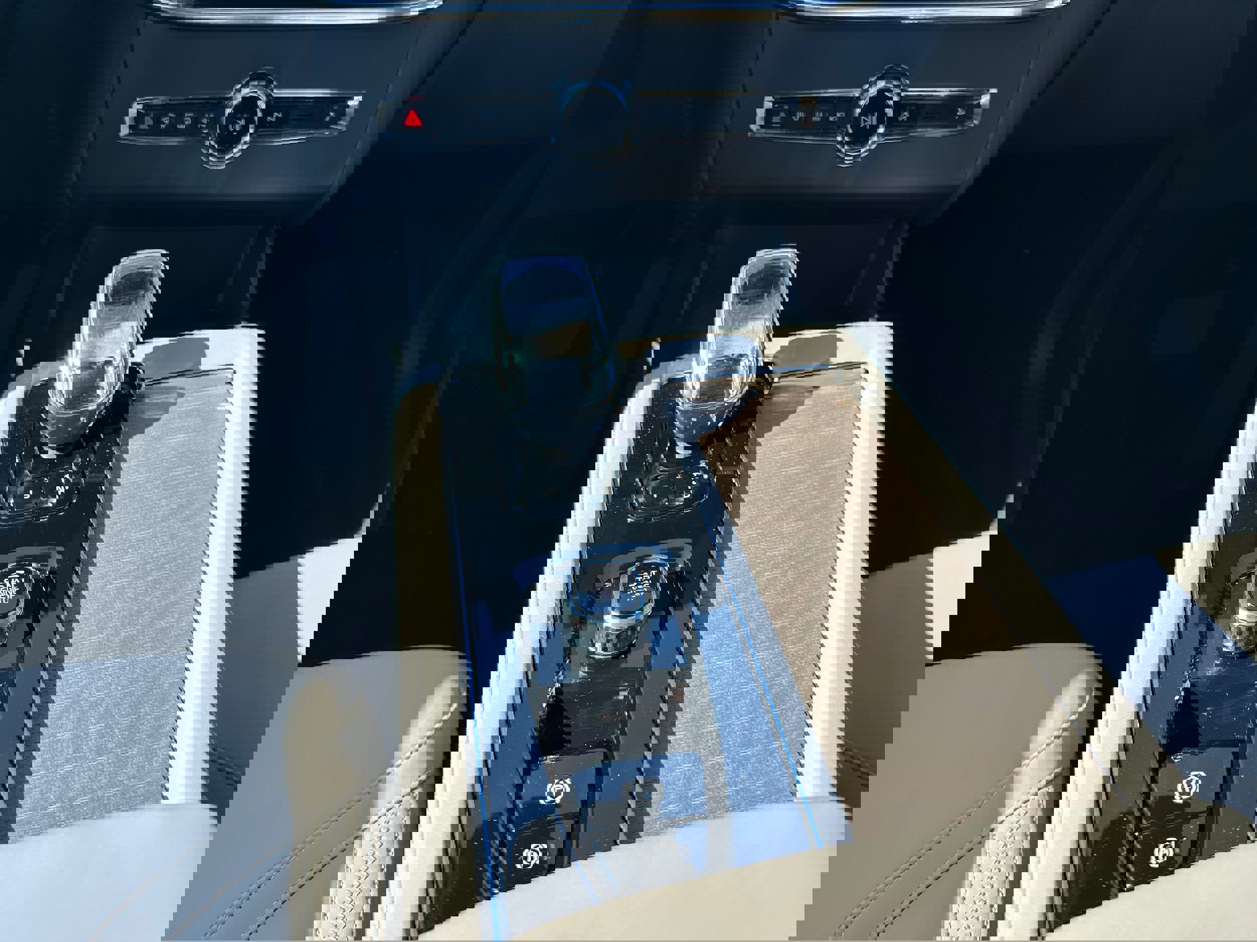New 2026 Volvo XC90 T8 Plus image 13