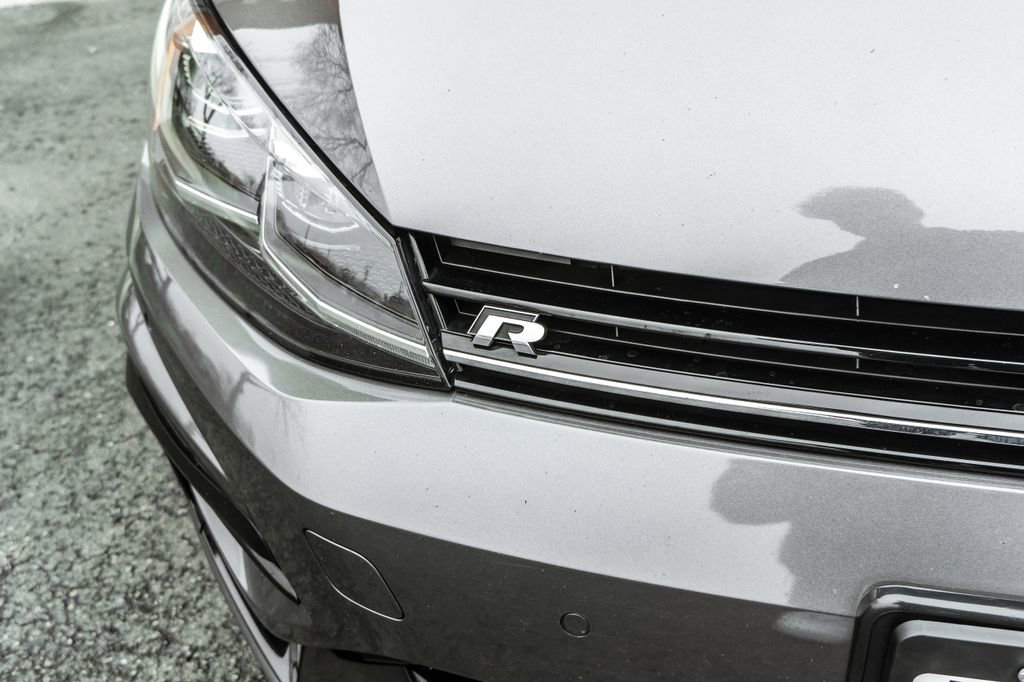 Used 2019 Volkswagen Golf R 4-Door image 40