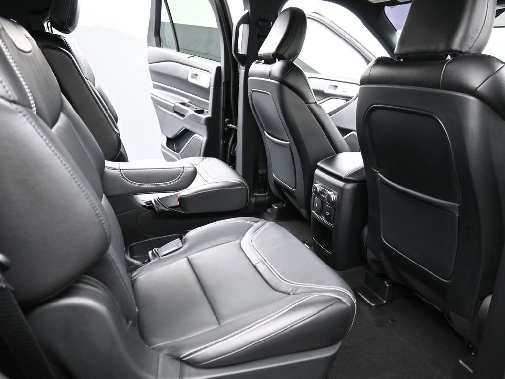 Used 2020 Ford Explorer ST w/ Premium Technology Package image 19